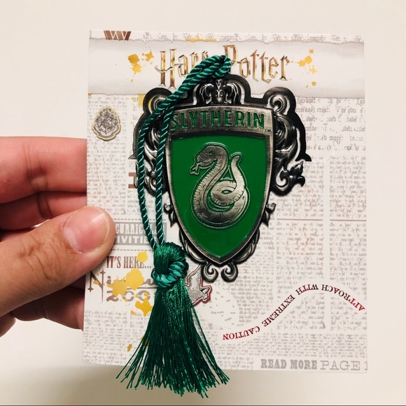 Slytherin Crest Book Mark - Picture 2 of 5